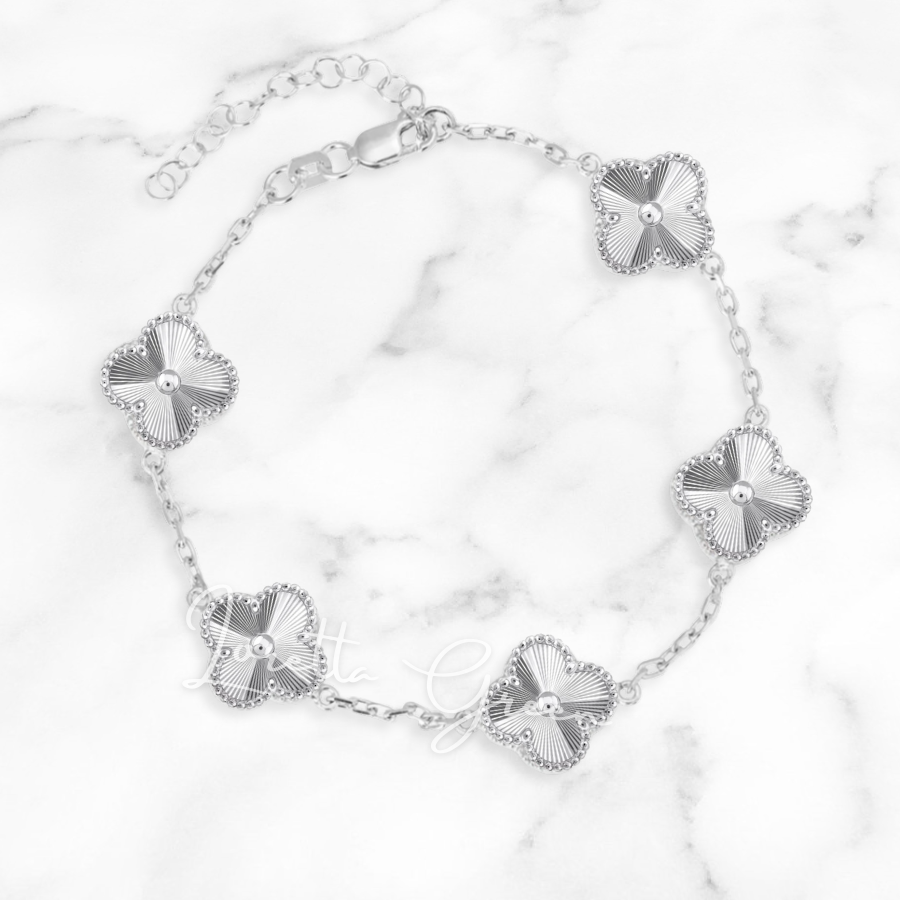 Clover Bracelet on Silver
