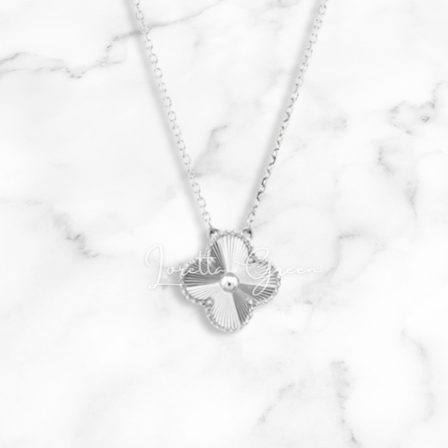 Clover Necklace on Silver