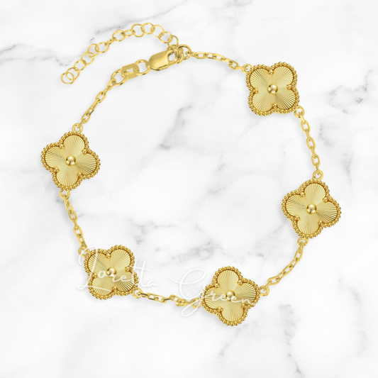 Clover Bracelet on Gold