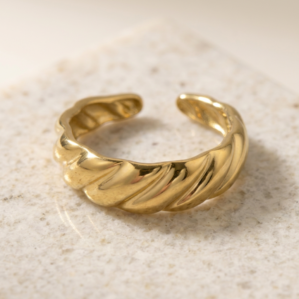 Gold Twist Ring - Adjustable